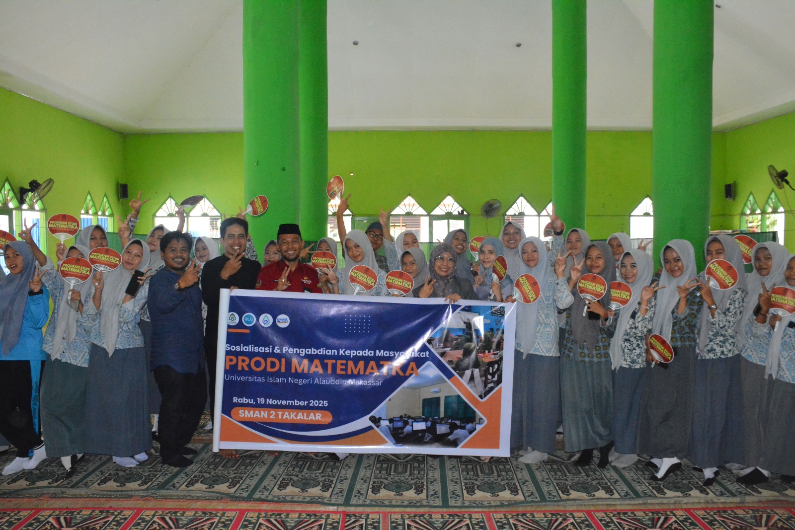 Dosen dan Mahasiswa Prodi Matematika UIN Alauddin Makassar Gelar Sosialisasi dan Pengabdian di SMA Negeri 2 Takalar
